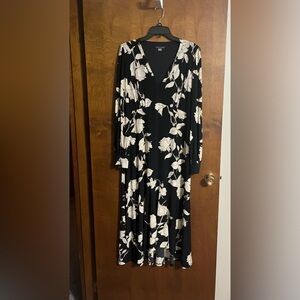 TOMMY HILFIGER NWOT Black Floral Long Sleeve V-Neck Maxi Dress Size 14